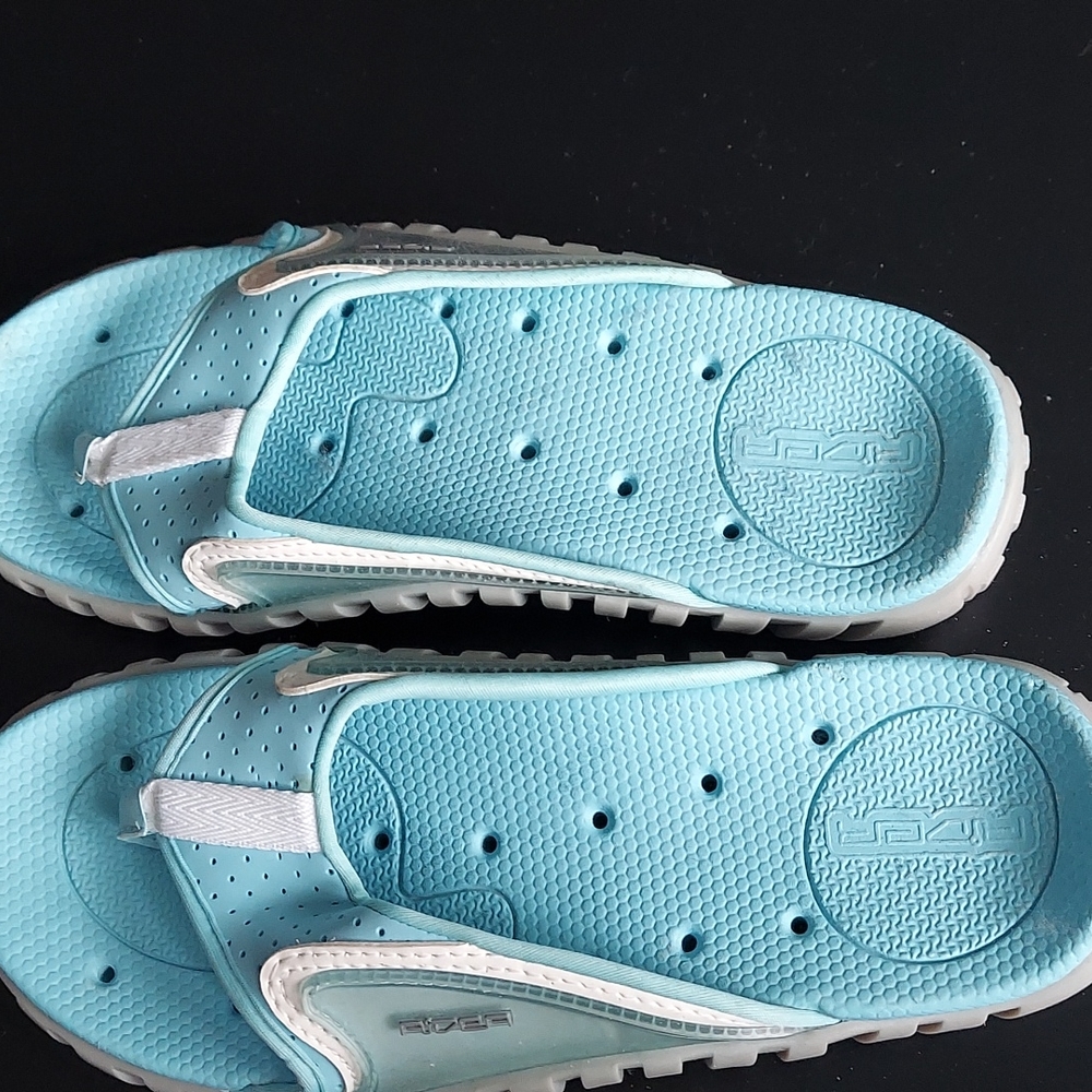 Ryder flip-flops